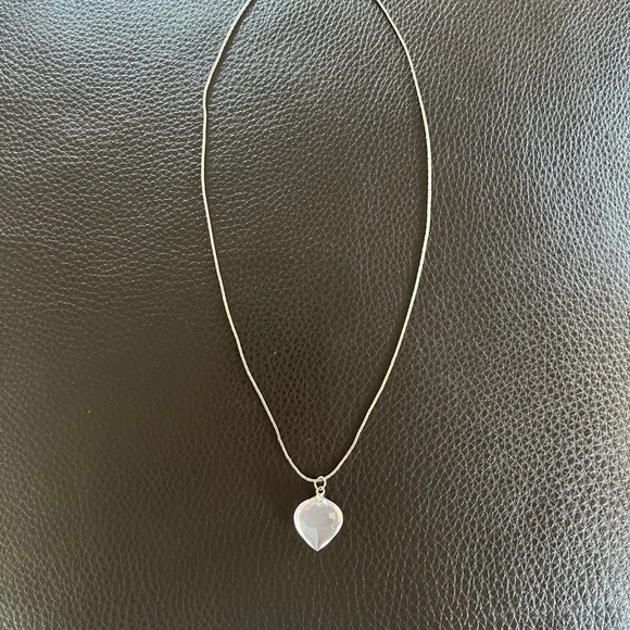 Chic Silver Heart Pendant Necklace - Picture 2 of 2